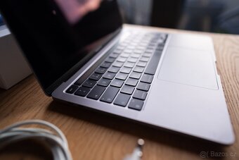 MacBook Pro 13" M1 2020 8 GB SSD 512 GB TOP STAV - 8