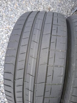 Pirelli 235/35 R19 - 8