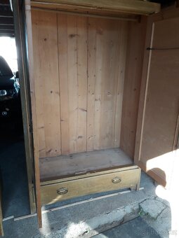 Prodam dve parove celomasivni skrine krasny stav - 8