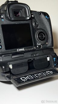 Prodám set Canon 7D + 4 objektivy + batterygrip + blesk - 8