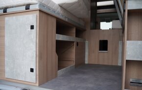 Robeta Womondo Sphinx sleva 231 000 Kč - 8