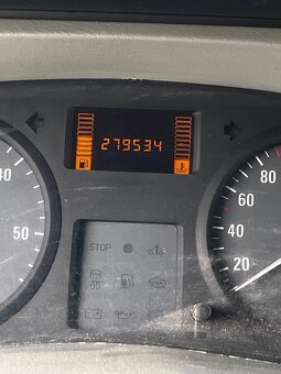 Opel vivaro 1.9cdti - 8