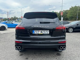 Porsche Cayenne 2016 - 8