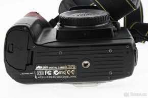 Zrcadlovka Nikon D70 + 28mm - 8