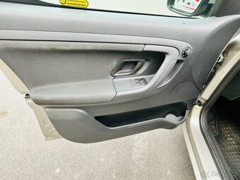 ŠKODA ROOMSTER 1.2 i BENZÍN NAJETO JEN 82 TIS KM - 8