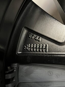 VW Passat R19 Zánovní letní sada - 8
