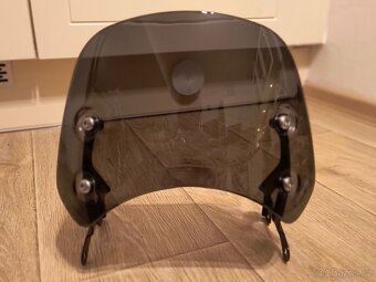 Větrný štít s držáky originál TRIUMPH zatmavený - 8