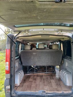 Opel Vivaro 2.5 - 8