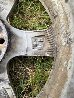 Prodám 205/60 R 16 - 8