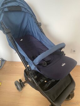 Kočárek joie - 8