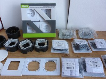 Zásuvky a vypinače - 8