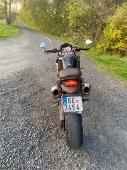 Triumph speed triple 1050 - 8