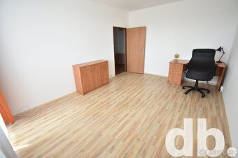 Pronájem, Byty 2+1, 67m2 - Karlovy Vary - Stará Role - 8