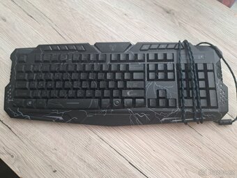Na prodej stolní počítač, Monitor,klavesnice,myš,kamera - 8