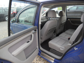 Volkswagen Touran 2.0 TDi 103Kw - 8