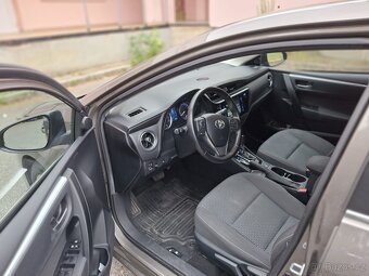 Toyota Corolla 1.6i Automat 2016 - 8