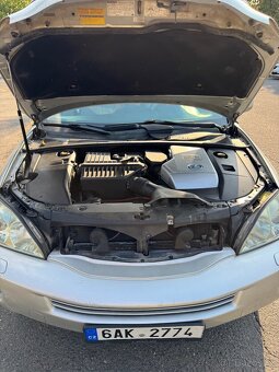 Lexus RX400h hybrid - 8