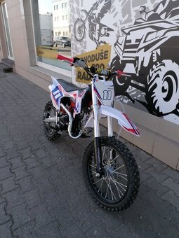 Pitbike Shark 125ccm 17x14 červená - 8