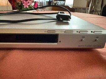 cca 300 filmů na DVD + DVD přehrávač - 8