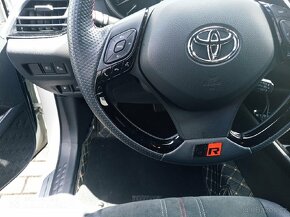 Toyota C-HR GR Sport 1.8 Hybrid  19 600 km v záruce - 8