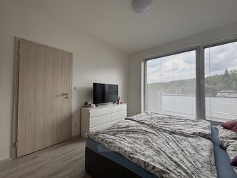 Pronájem bytu 3+kk 76 m², Včelná - 8