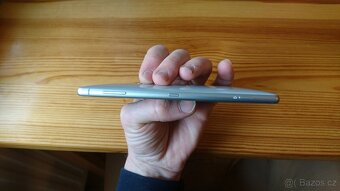 Sony Xperia XZ2 - Super stav + originální příslušenství - 8