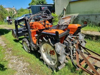 Malotraktor Kubota B1502 15koní s nakladačem - 8