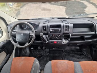Peugeot Boxer 3.0 6 místné rok.v 2012 stk 26/3 najeto :372 - 8