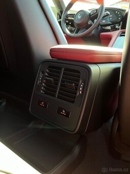 Porsche Taycan TURBO 2025 - 8