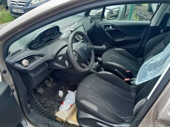 Peugeot 208 1,2 VTi - 8