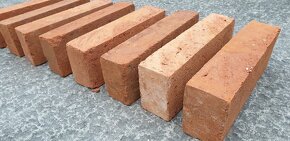 Starobylé cihly na zahradní stavby: krb, ohniště, chodníček - 8
