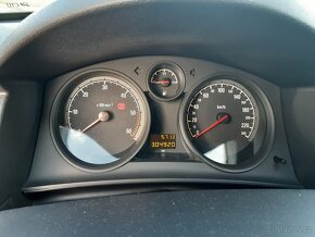 Opel Astra H kombi 1.7 TDCi 81kW - 8