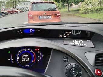 Prodám Honda Civic 8g rok výroby 2009 - 8