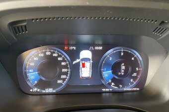 Volvo XC60 D4 AWD Momentum Advanced SE 2019 - 8