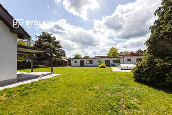 Prodej rodinného domu 260 m² s pozemkem 2122m² - 8