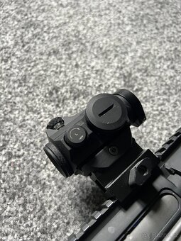 Airsoft M4 AEG + baterie, zásobníky, red dot – komplet SET - 8