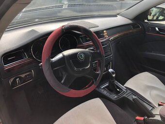Škoda Superb II 2.0 TDI CR 125kw sedan - 8
