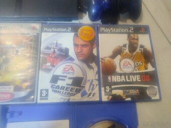 PlayStation 2 Slim + 2 ovladače,kabely,7her - 8