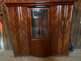 Starožitné skříně - 8