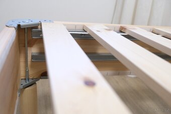 Postel IKEA ESPEVÄR 180x200, včetně potahu a dřevěných nohou - 8