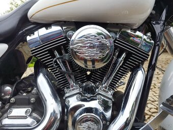 Harley Davidson ROAD KING - 8