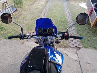 Honda Hornet 900 - 8