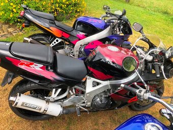 Yamaha FZR, Honda CB-Boldór, Suzuki VZ800, CBR 900RR, ZXR400 - 8