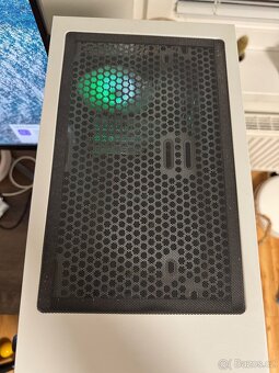 Výkonný herní PC - AMD Ryzen 5, RX 560, 16GB RAM, SSD+HDD - 8