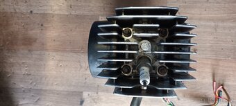 Babetta 210 - kompletní motor, komprese 150 kPa - 8