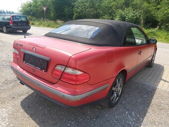 Mercedes-Benz CLK 320i - 8