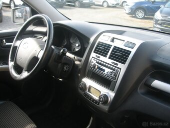 KIA SPORTAGE,2.0 CRDI,103KW,4x4,NOVÁ STK,BEZ KOROZE - 8