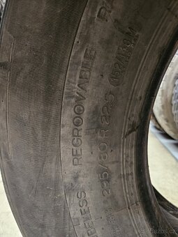 Nákladní vodící pneu 295/80R22,5 - 8
