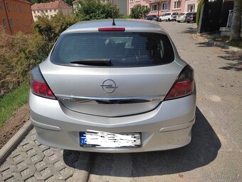 Opel Astra GTC 1,9 diesel 88 kW/110kw nová STK - 8