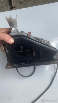 Starý stolni telefon na mince - 8
